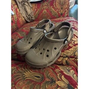 Crocs Off-Grid Clogs Mens Size 8 Women's Size 10